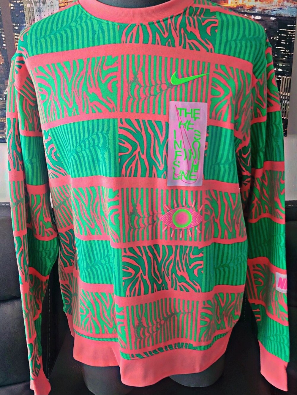 Nike Green and Pink Graphic Crewneck Sweatshirt
